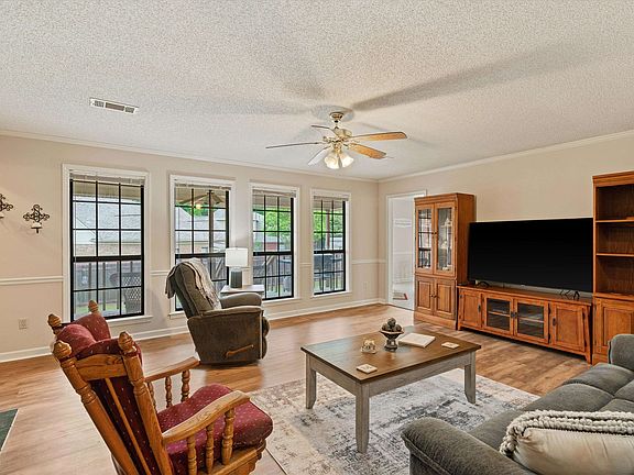5th image of 8090 Windersville Dr