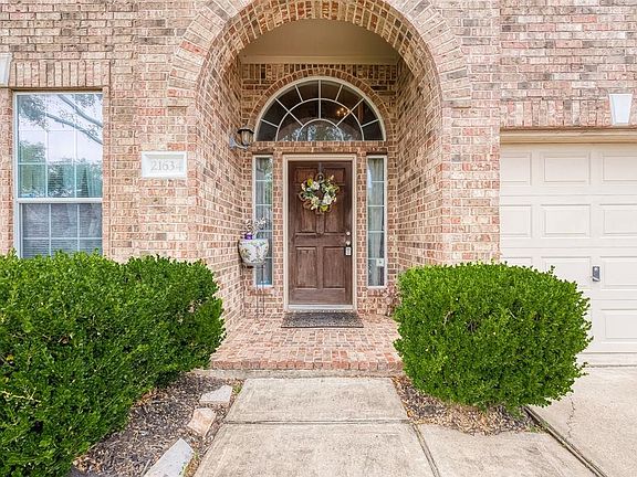 2nd image of 21634 Cozy Hollow Ln