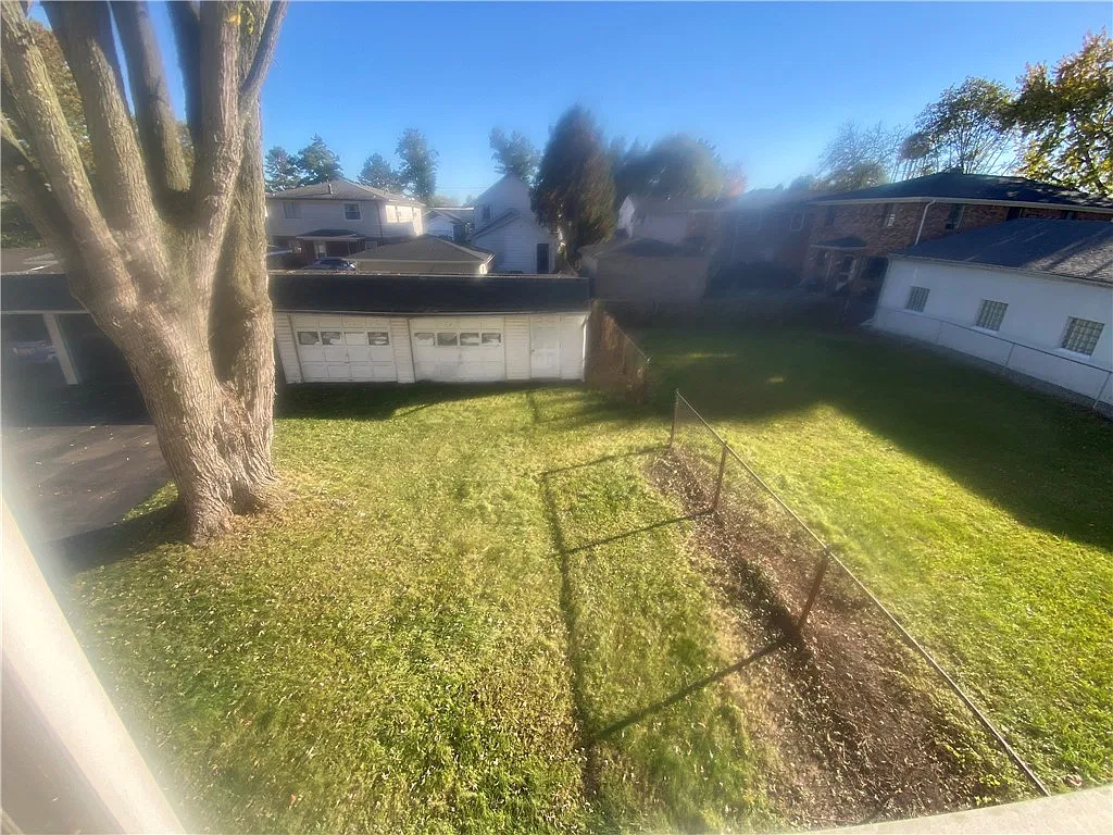 2 bed, 1.0 bath, 5760 sqft, $1,000 — Photo 3