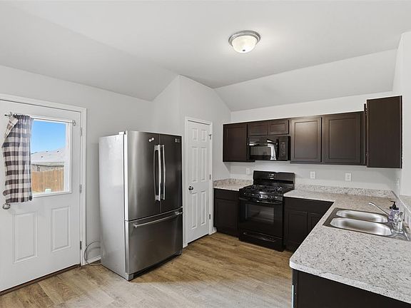 3rd image of 10009 Copperhead Rd