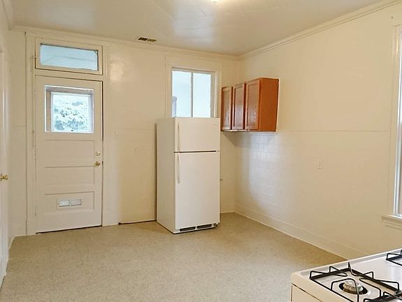5th image of 3643 S Hermitage Ave
