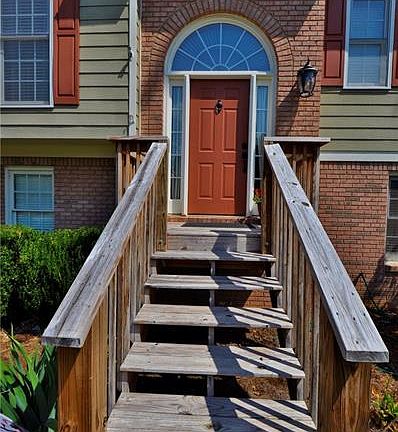 3rd image of 10 Etowah Ln SW