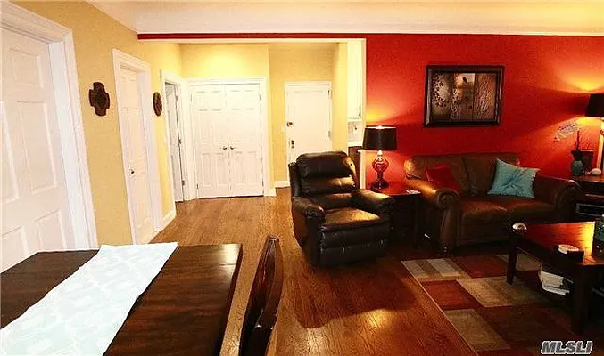 Sold by Remax City Square | media 23