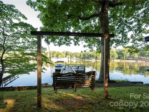 1208 Lake Dr #9, Lexington, NC 27292