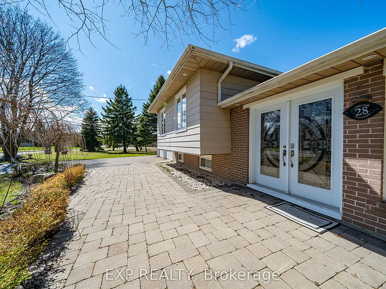28 Lakeland Cres — Photo 33