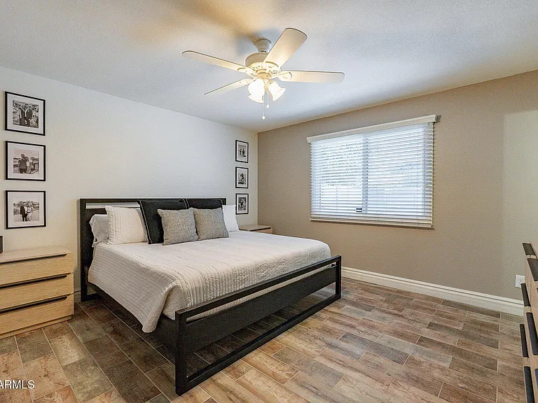 2033 E Harvard Dr — Photo 20
