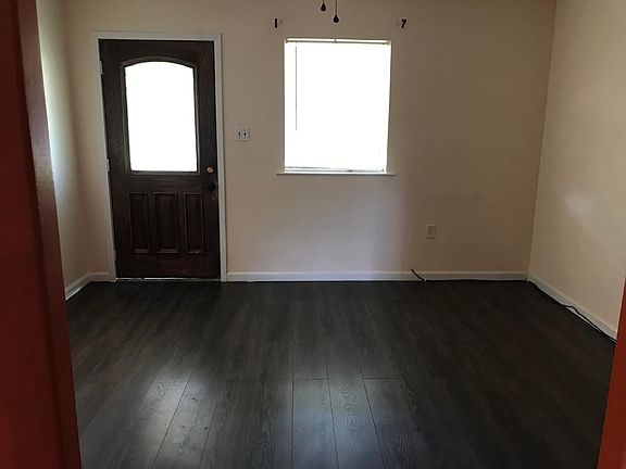 3rd image of 3722 6th Ave