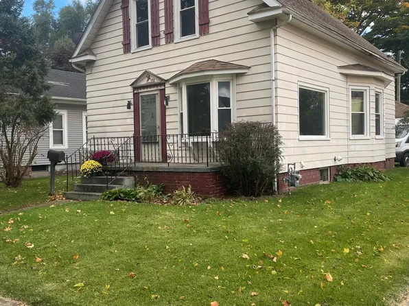 302 Bond St, La Porte, IN 46350