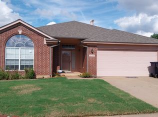 16220 Sugar Loaf Dr, Edmond, OK 73013