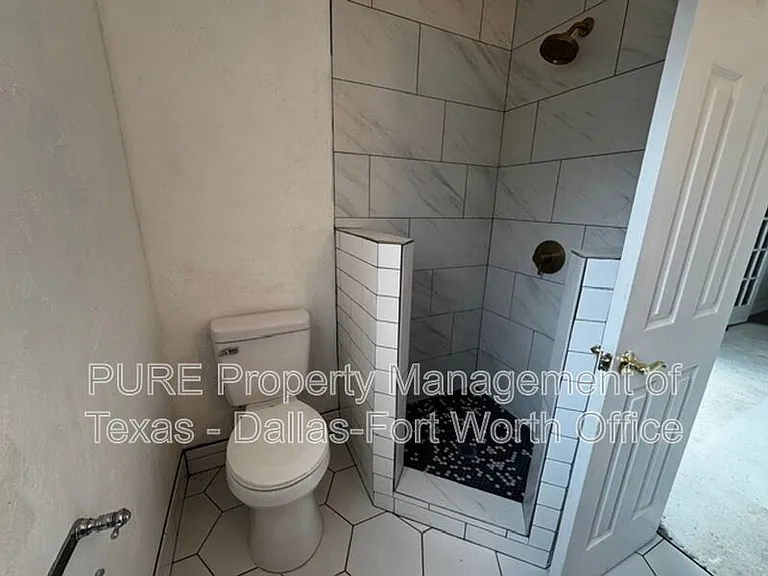 2021 Bluebonnet Dr — Photo 13