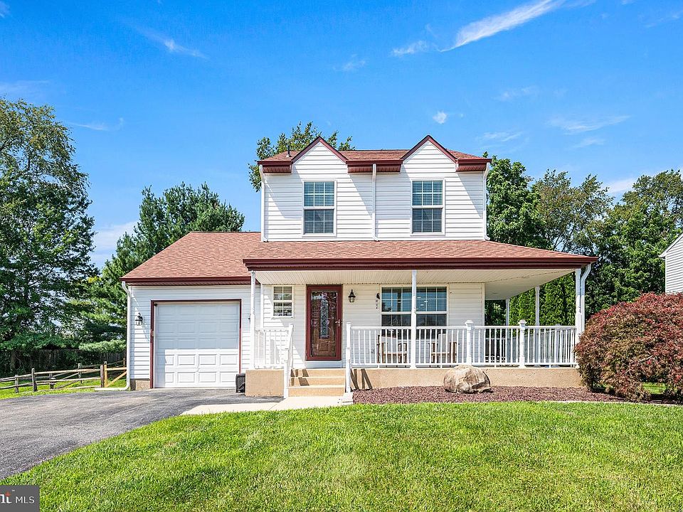 1st image of 601 Orchard Way