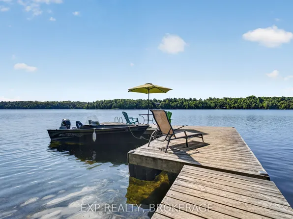328 Hillcrest Ln, South Frontenac, ON K0H 1T0