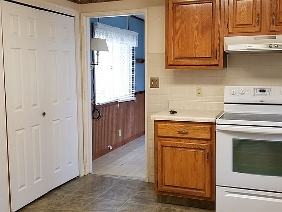 5th image of 2513 Meadow Dr