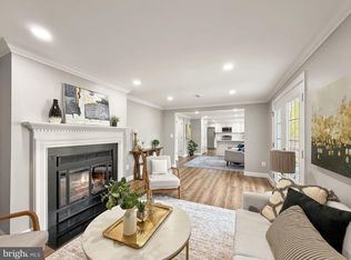 408 Cherry Ln NE, Leesburg, VA 20176