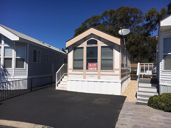 Park Model with parking for 1 vehicle