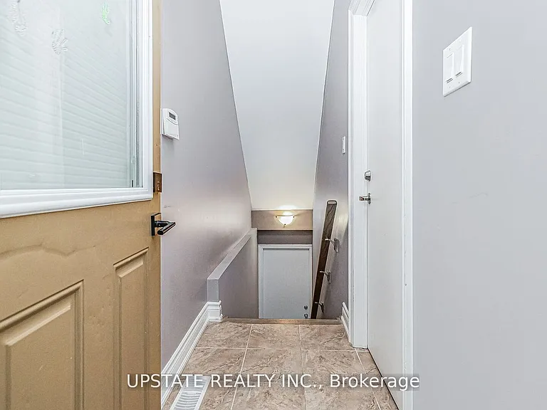 91 Lloyd Sanderson Dr #LOWER — Photo 3