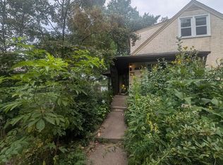 1015 Sperl St, West Saint Paul, MN 55118