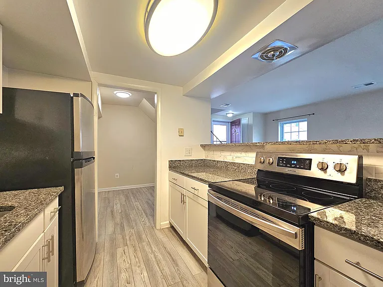 8612 Walutes Cir #B — Photo 8