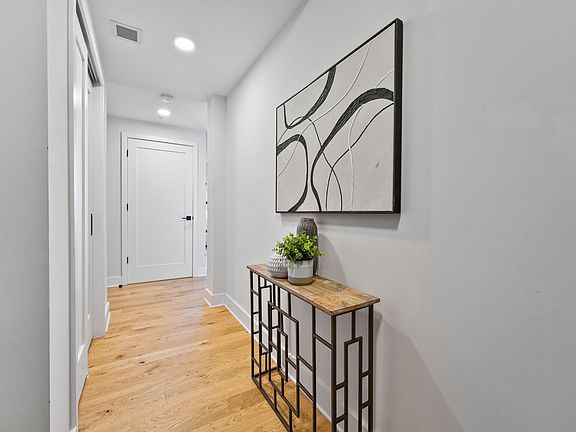 3rd image of 1211 Van St SE #613X