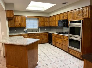 611 Arbor Creek Dr, Desoto, TX 75115