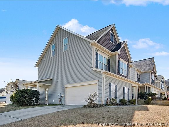 3rd image of 61 Bicentennial Way