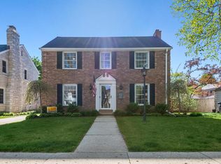4635 N Wildwood Ave, Whitefish Bay, WI 53211