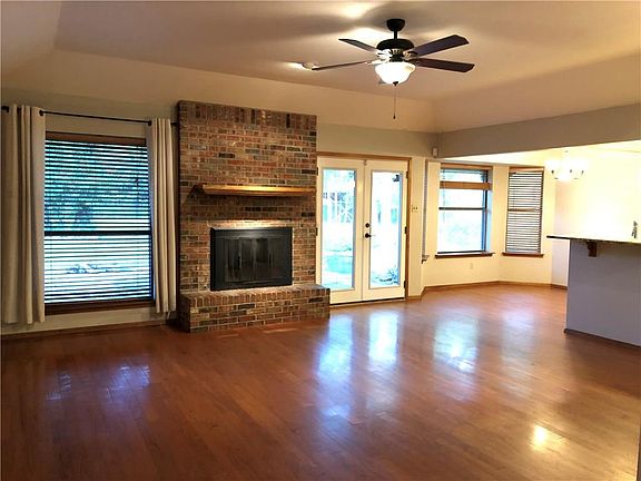 4th image of 1903 W Spanish Oak Dr