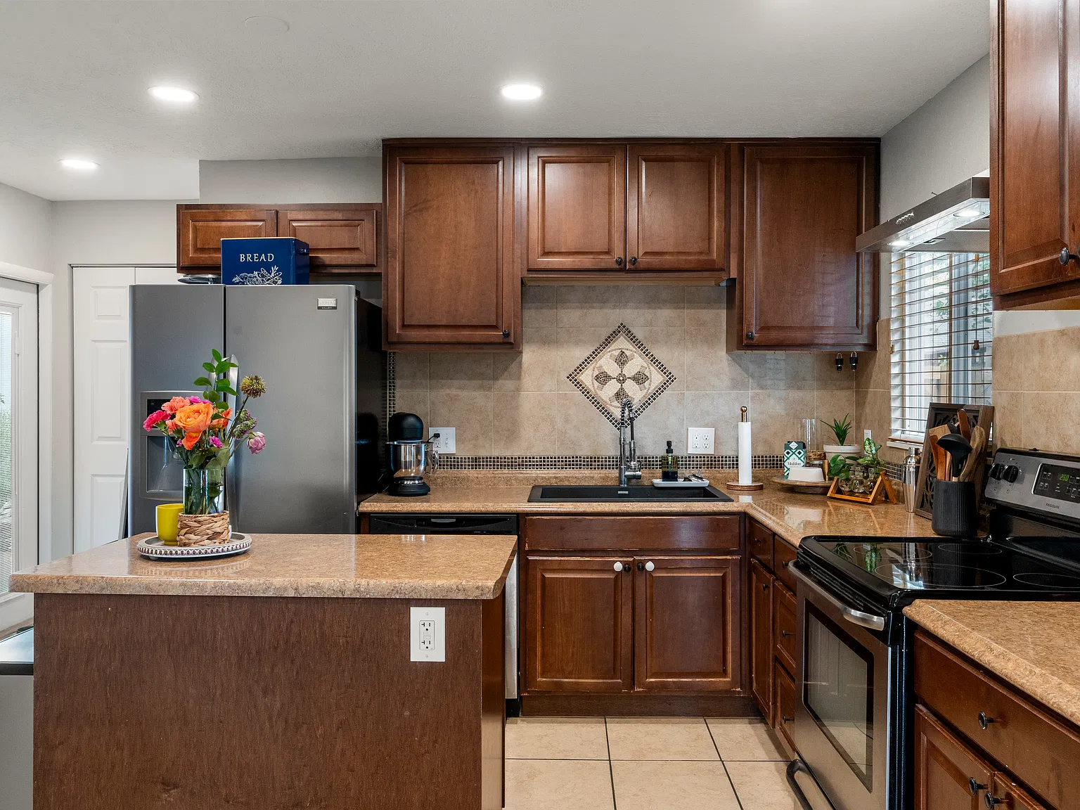 2020 W Kiowa St — Photo 4
