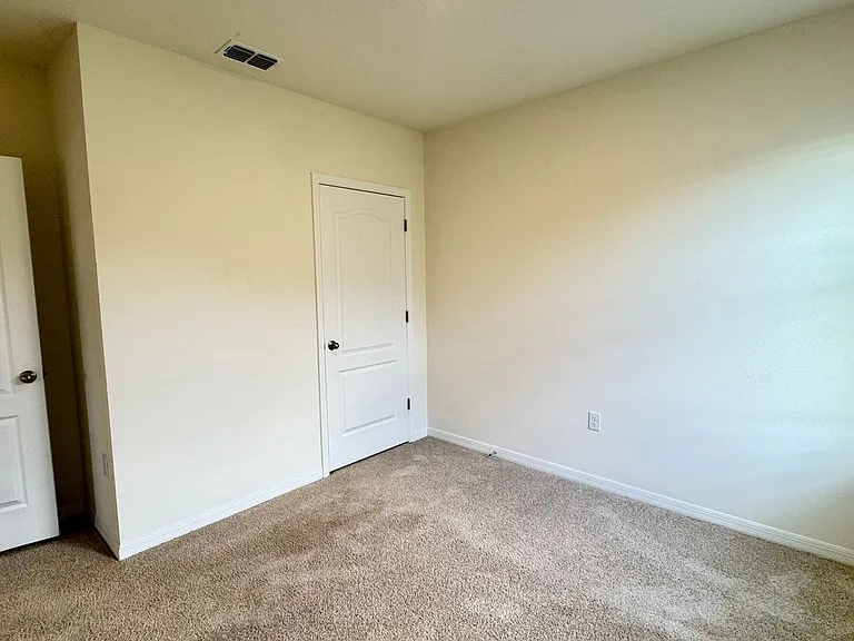939 Stockport Dr — Photo 34