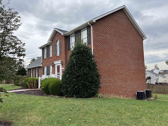 5th image of 1545 Diana Dr