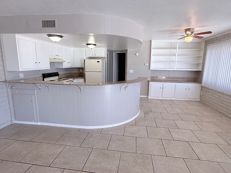 2500 McCulloch Blvd N #3