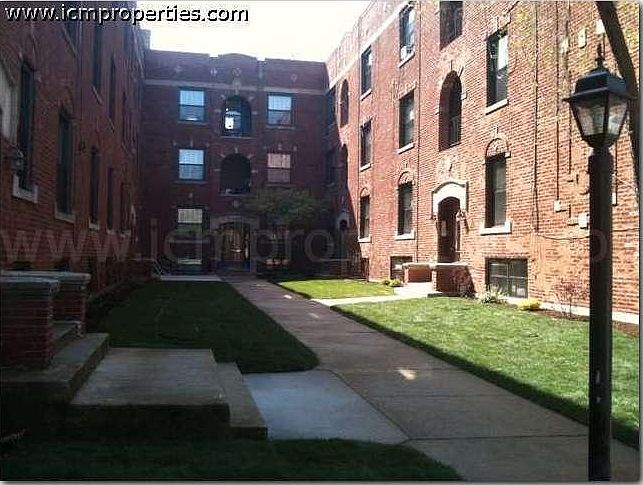 2nd image of 2878 N Clark St #3M