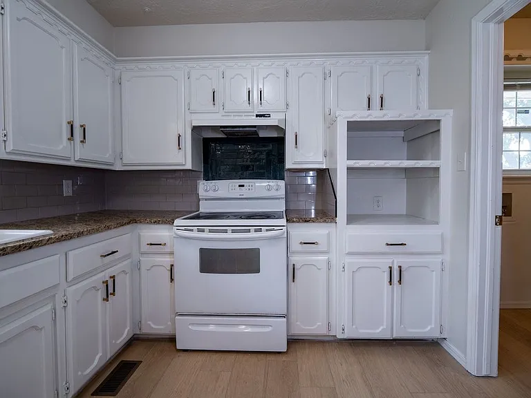 3306 Pheasant Run Rd — Photo 16