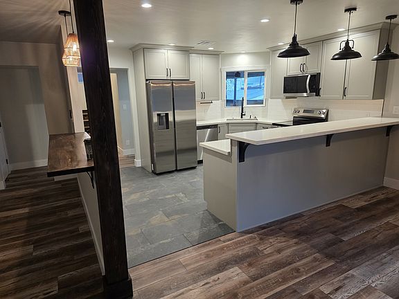 2nd image of 285 Chana Dr