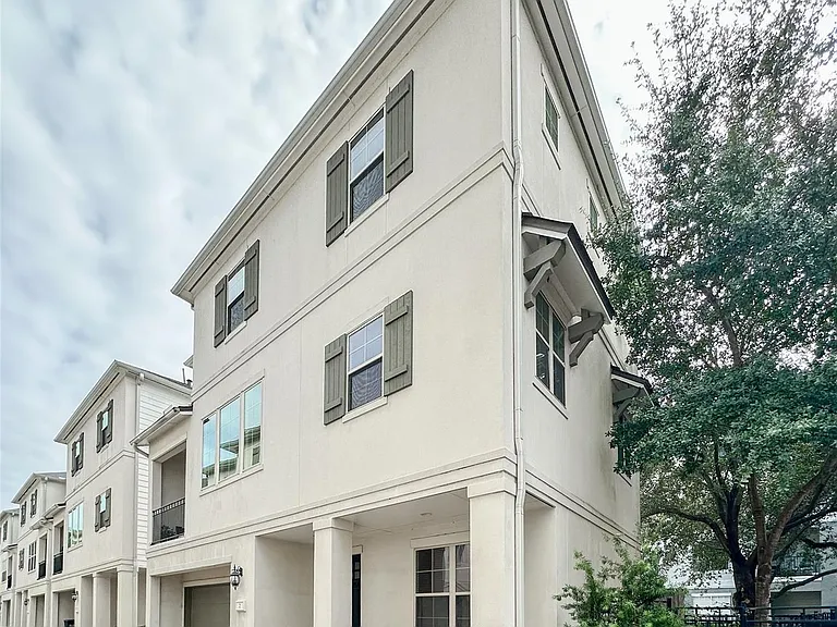 2 Hermann Park Ct — Photo 3