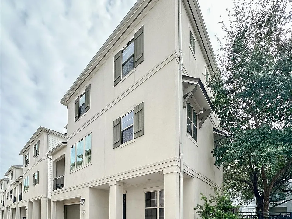 2 Hermann Park Ct