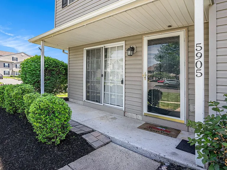 5905 Drawbridge Ct — Photo 3