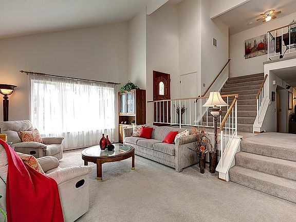 4th image of 2975 Silverland Dr