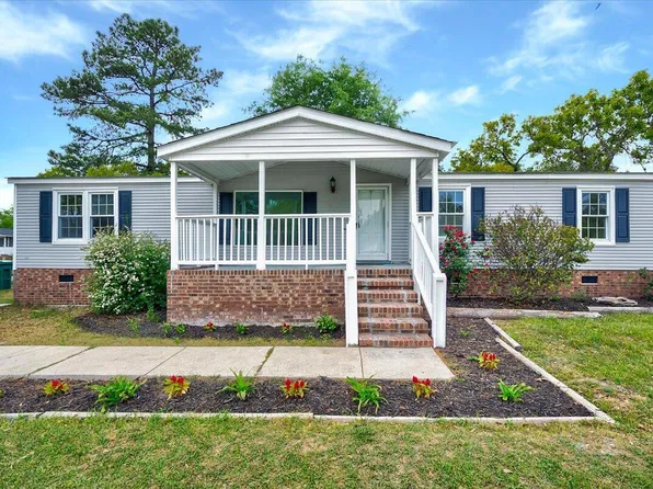 819 Shakertown Rd, Fayetteville, NC 28312