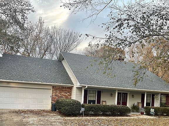 3rd image of 4309 Camelot Dr