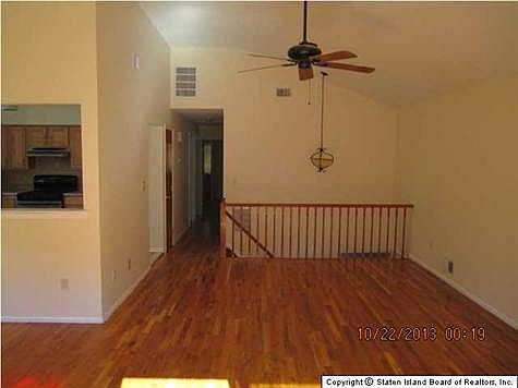 4th image of 951 Ramona Ave
