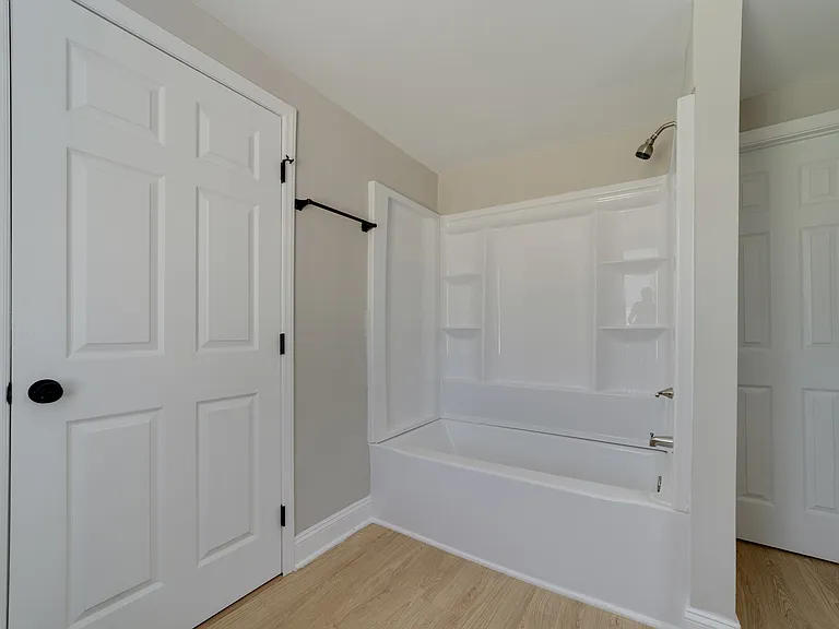 452 13th Ave NE — Photo 11