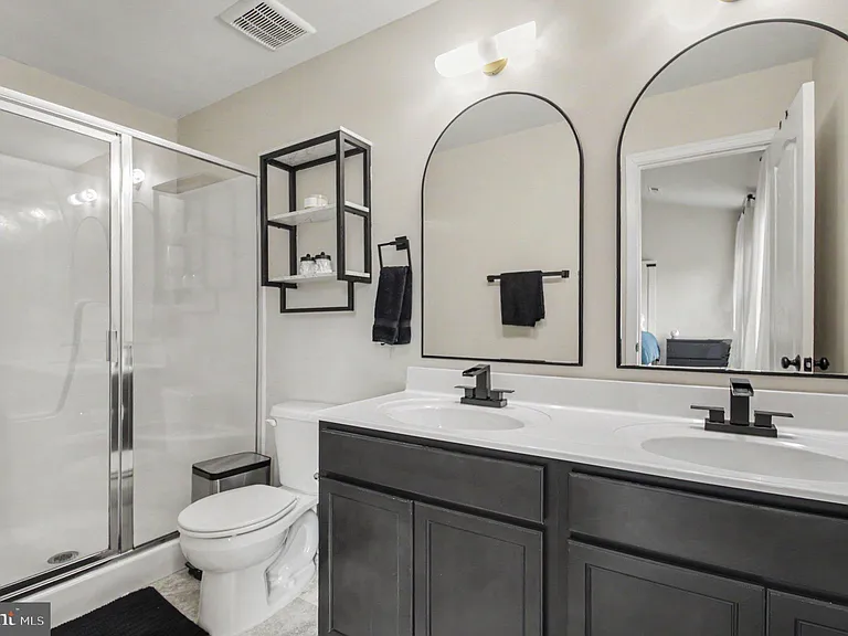 2525 Drake Ln — Photo 18