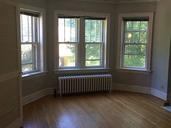 2nd image of 1035 Superior St APT 2E
