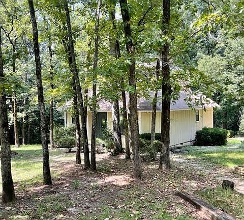 3rd image of 5 Melanie Ln