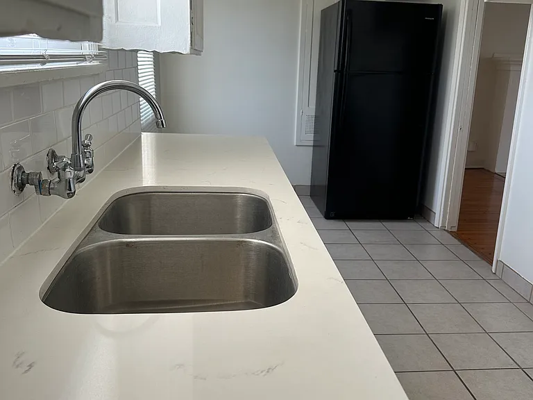 959 Gayley Ave #11 — Photo 7