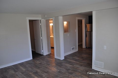 4th image of 993 E Hillview Dr #993