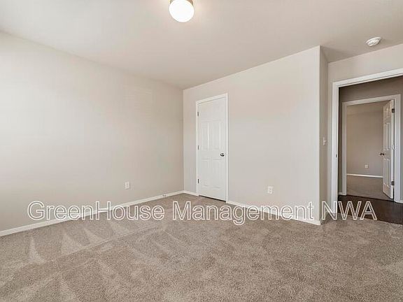 4th image of 1720 Eveningshade Ln