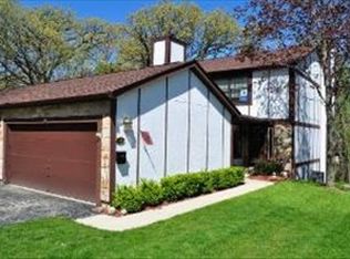 34 White Oak Cir, Saint Charles, IL