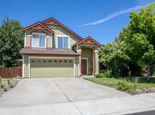 1533 NW Spruce Ave, Redmond, OR 97756